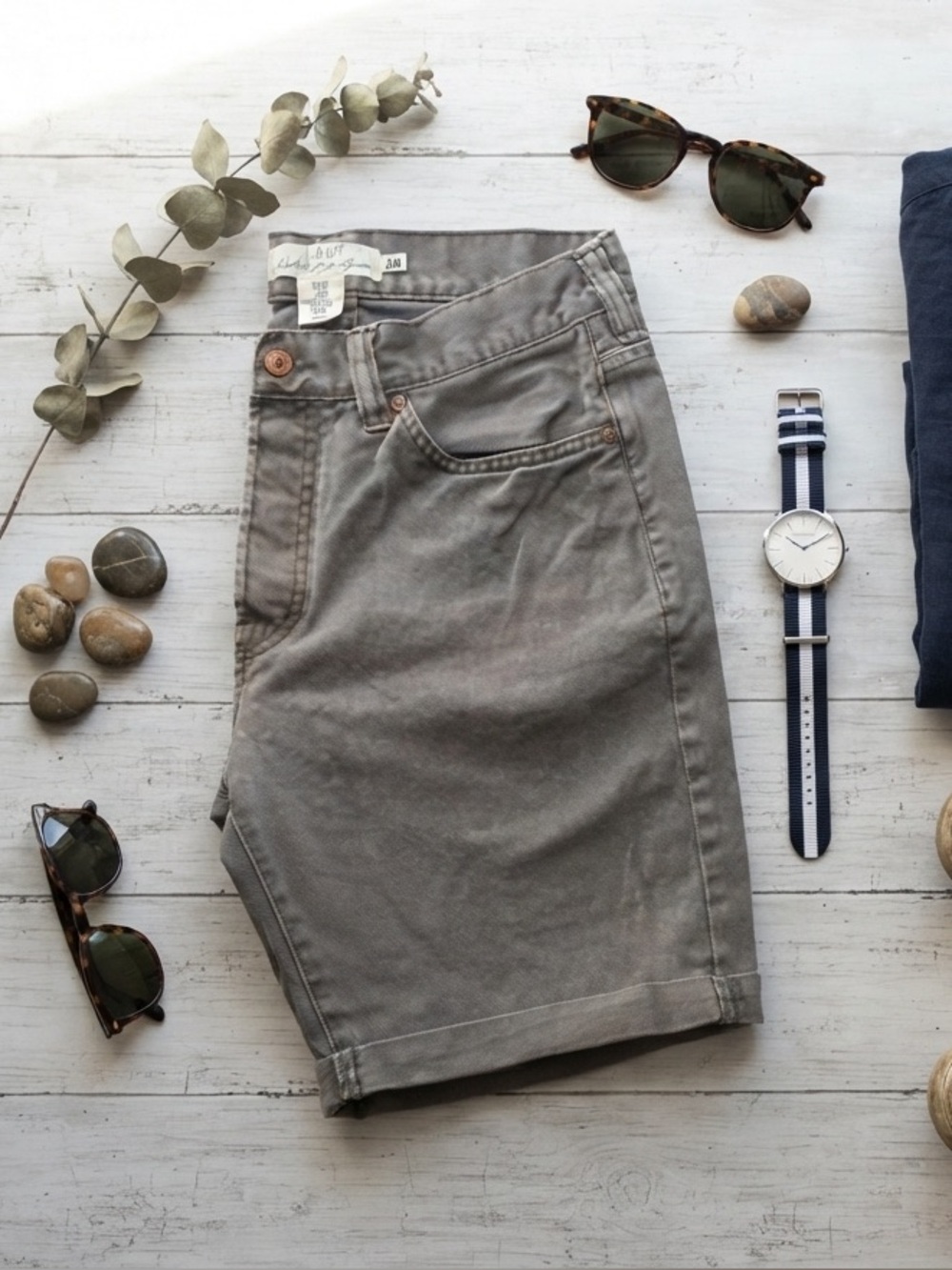 L.O.G.G. H&M Gray Cotton Casual Denim Walk Shorts / Jorts Size 32